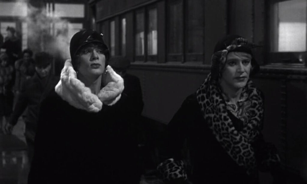 Tony Curtis and Jack Lemmon dressed as Josephine and Daphne for the first time in Some Like it Hot