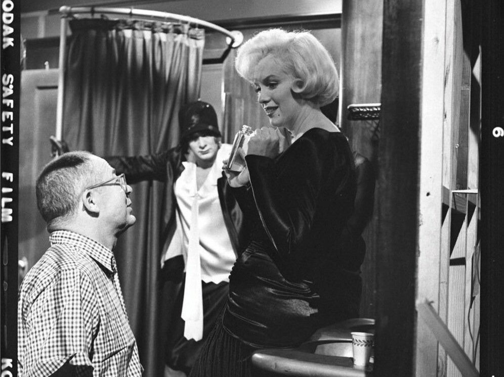 Billy Wilder, Tony Curtis and Marilyn Monroe backstage while making Some Like it Hot